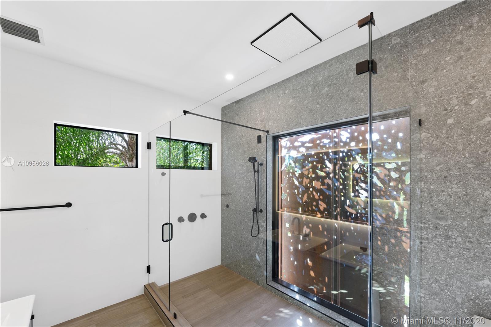 2385 Tequesta Ln Miami, FL 33133