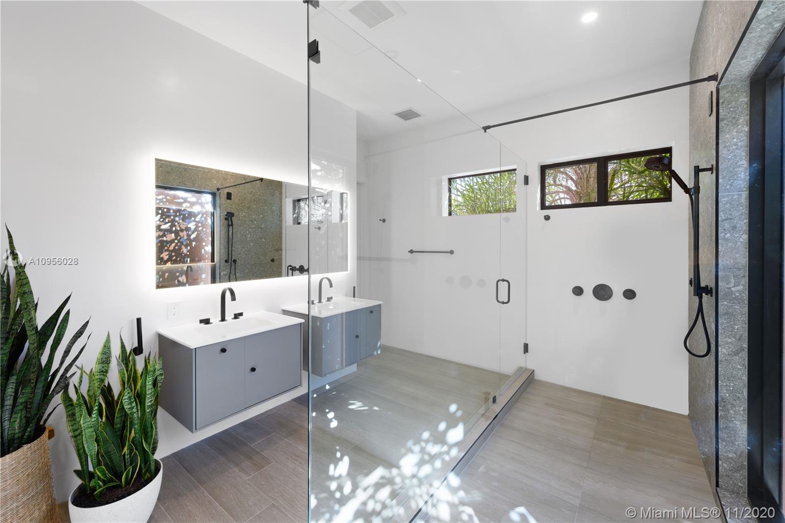 2385 Tequesta Ln Miami, FL 33133