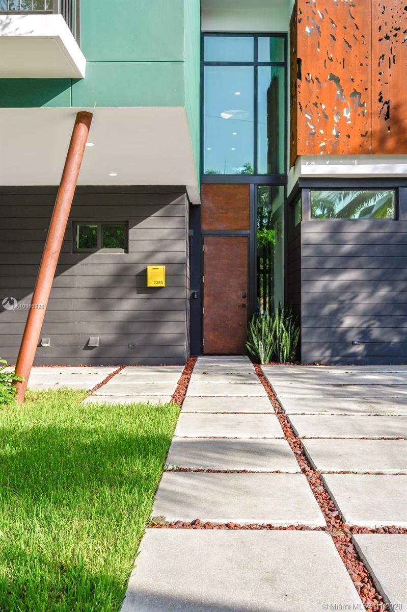 2385 Tequesta Ln Miami, FL 33133