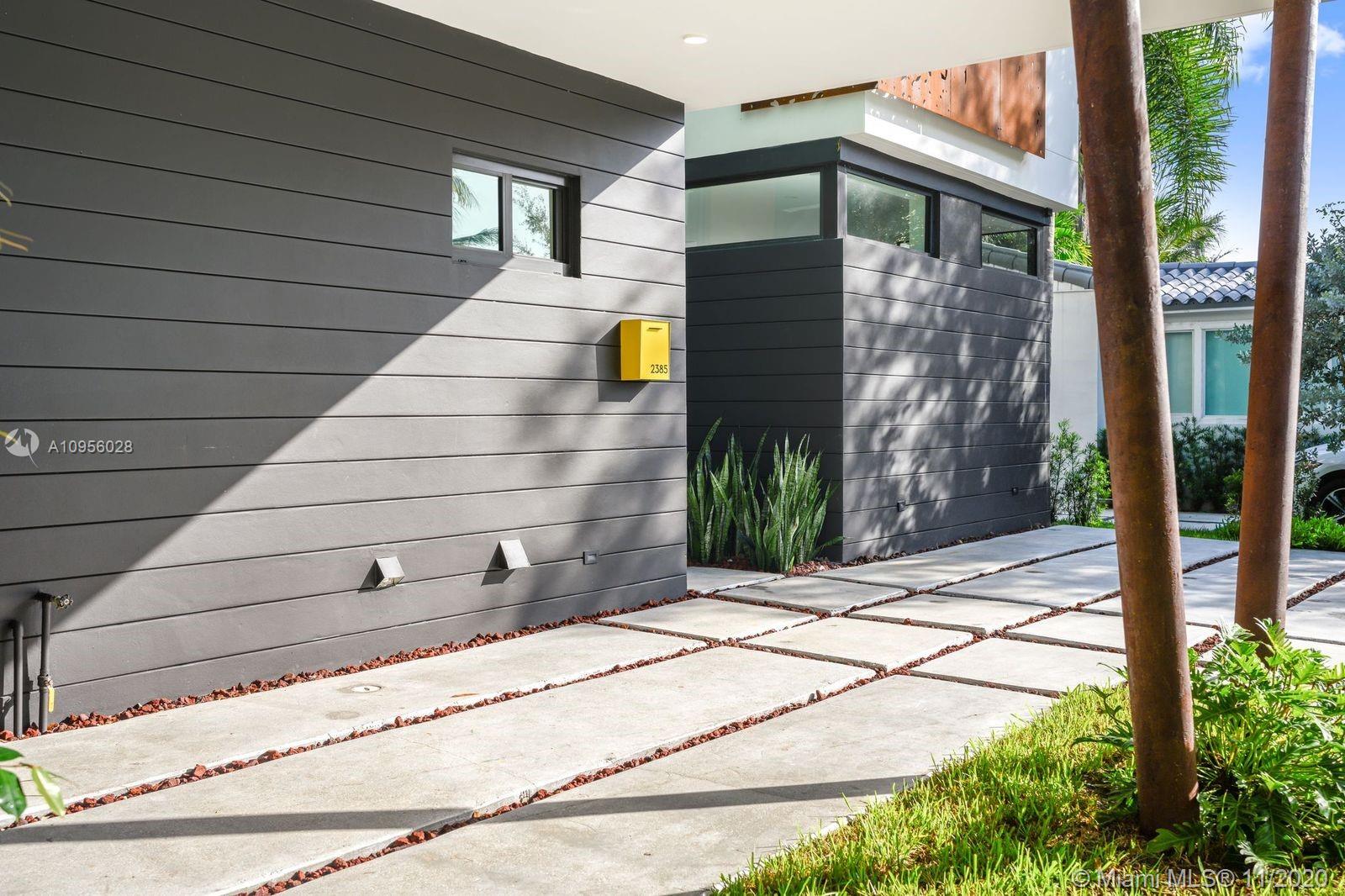 2385 Tequesta Ln Miami, FL 33133