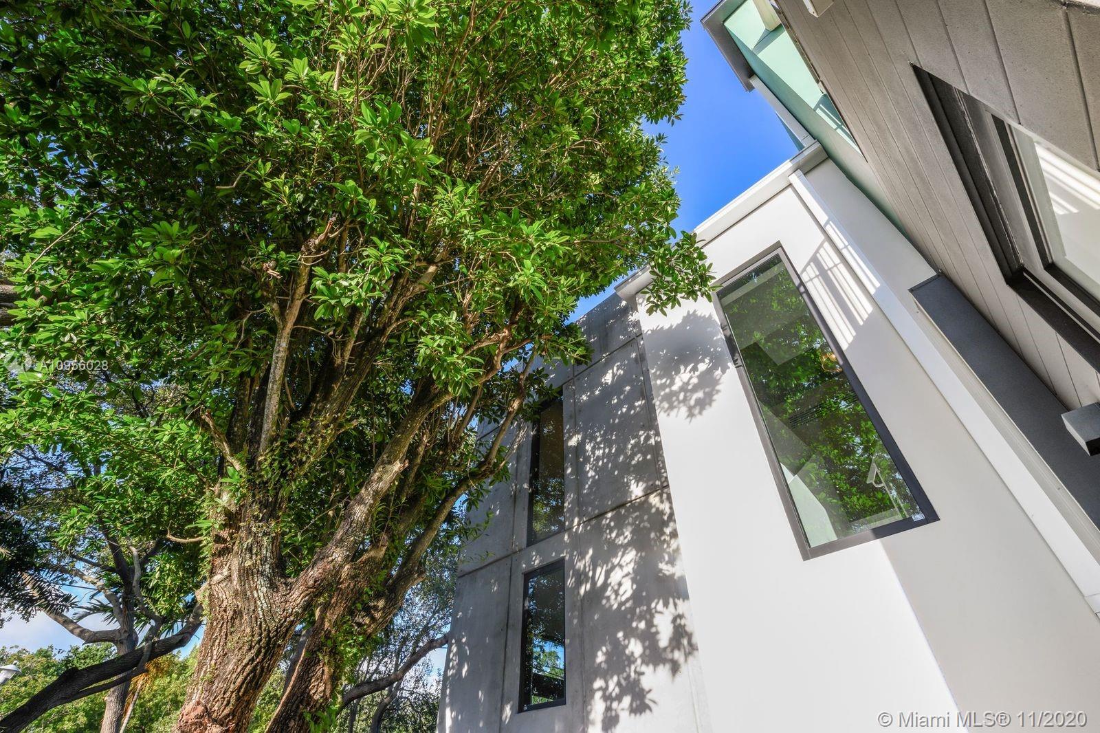 2385 Tequesta Ln Miami, FL 33133