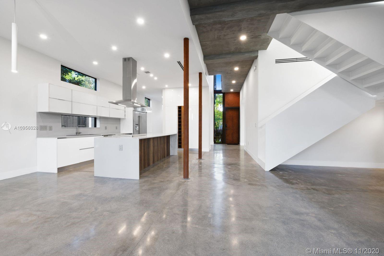 2385 Tequesta Ln Miami, FL 33133