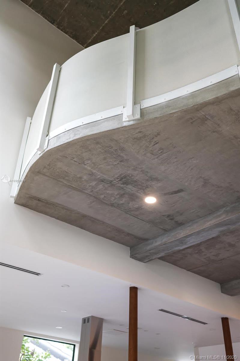 2385 Tequesta Ln Miami, FL 33133