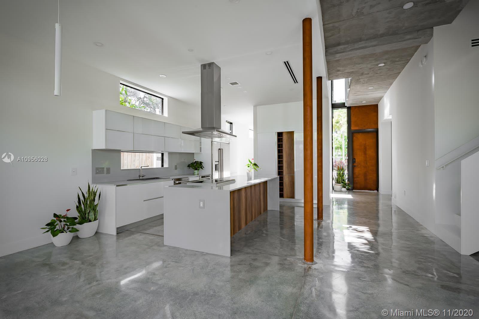 2385 Tequesta Ln Miami, FL 33133