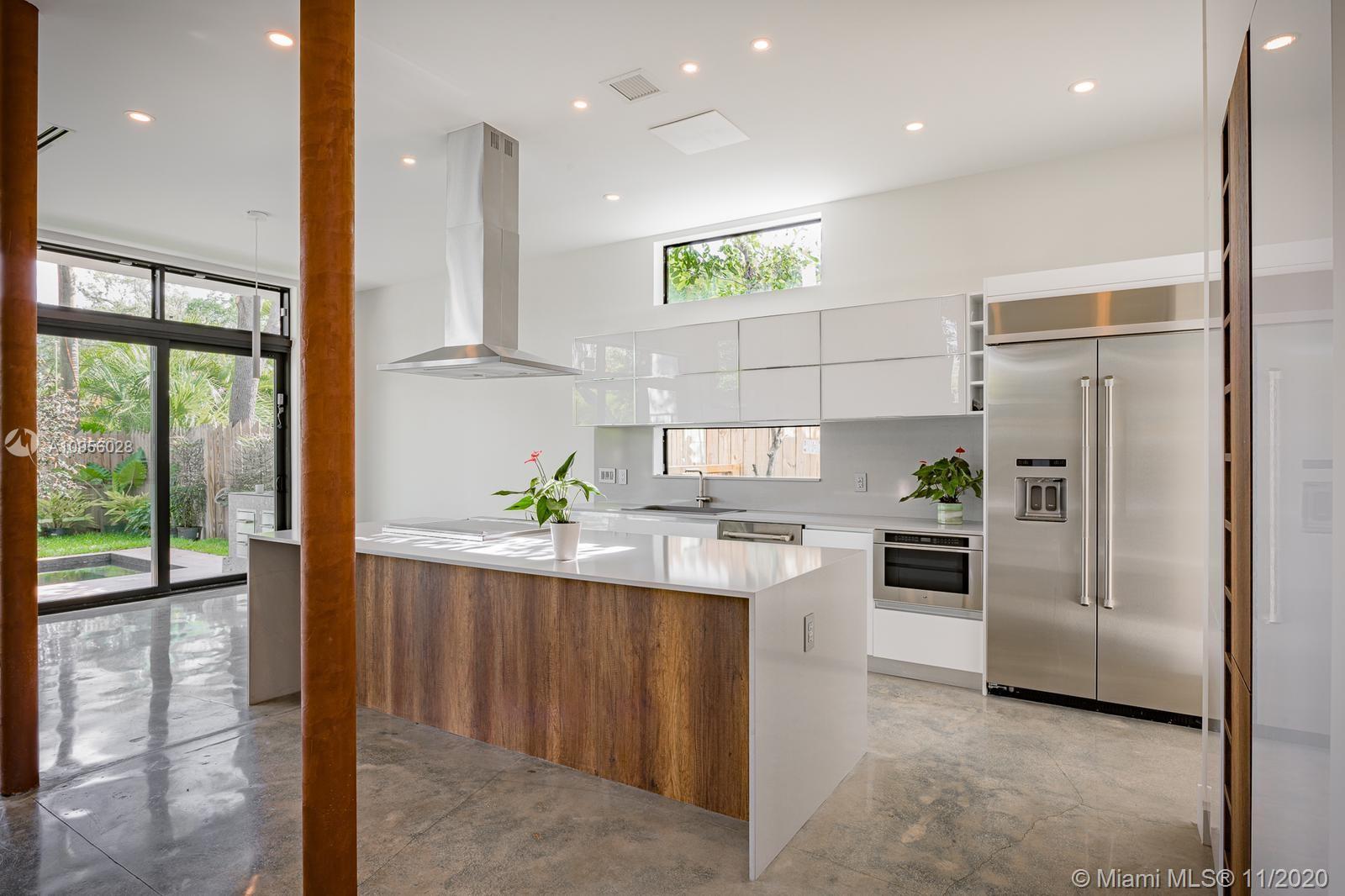 2385 Tequesta Ln Miami, FL 33133