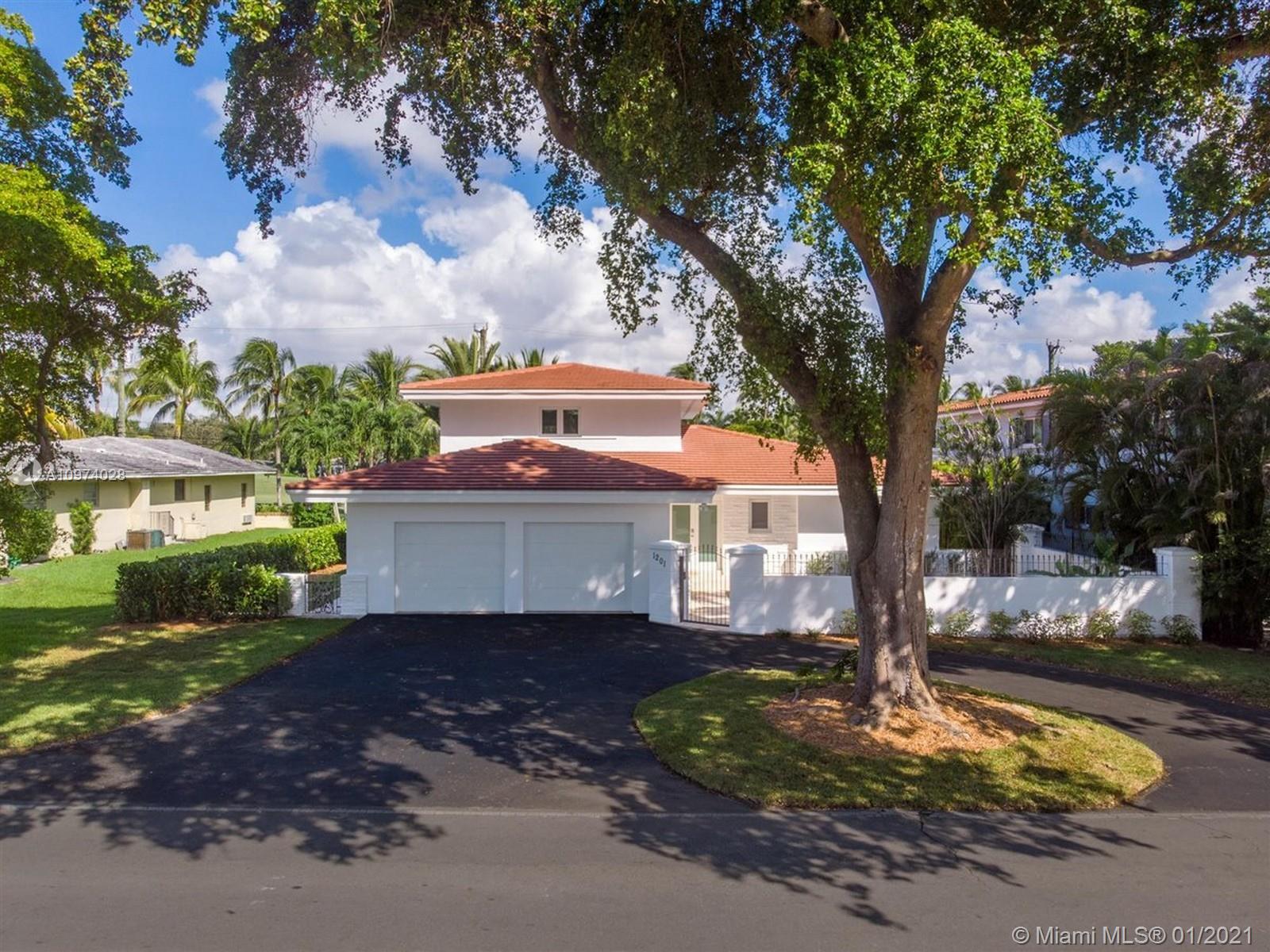 1201 Campo Sano Ave