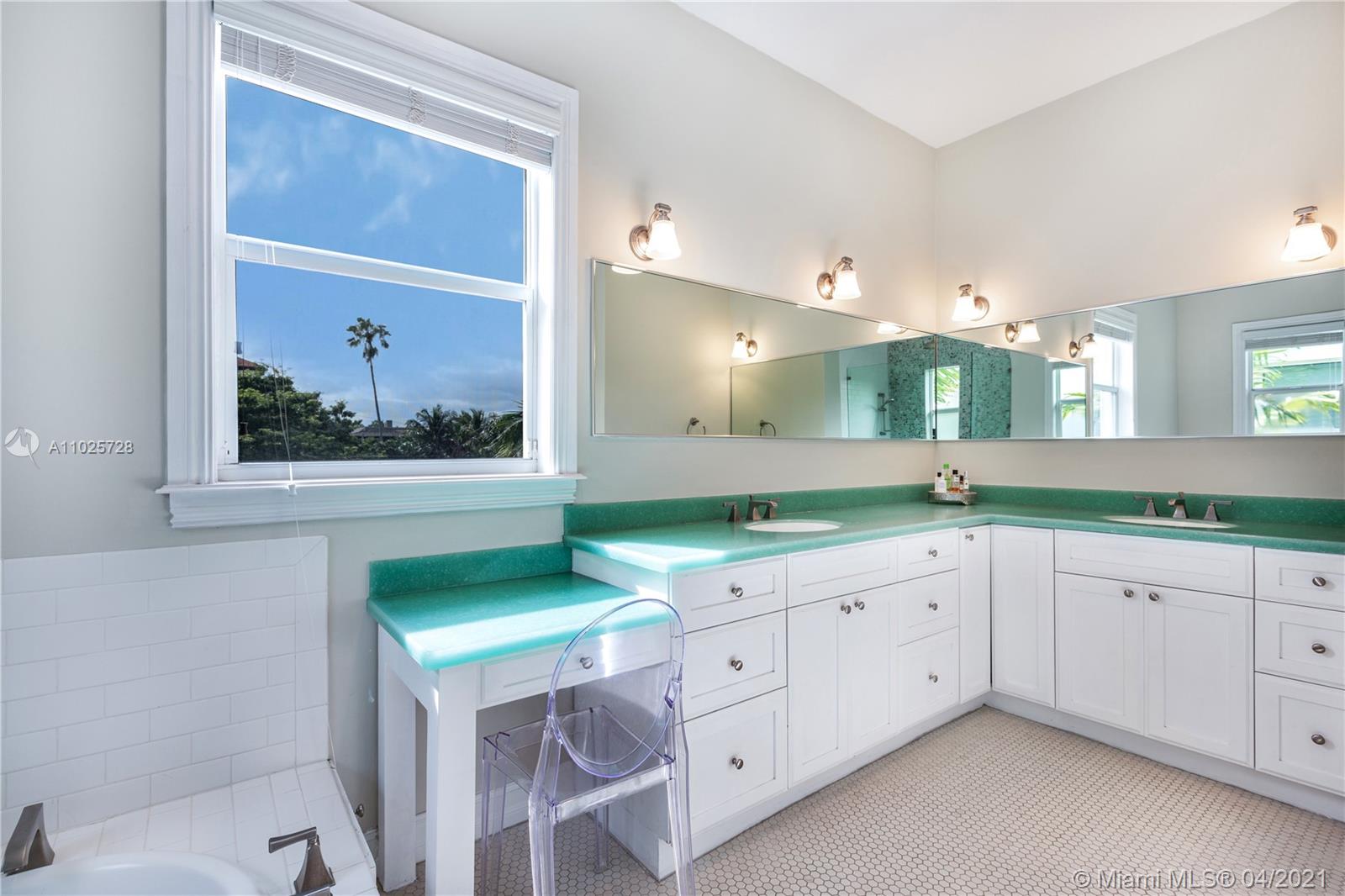 3541 E Glencoe St Miami, FL 33133