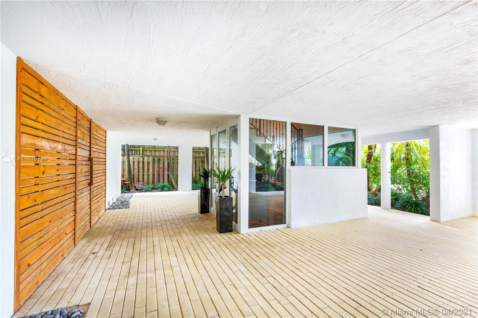 3541 E Glencoe St Miami, FL 33133