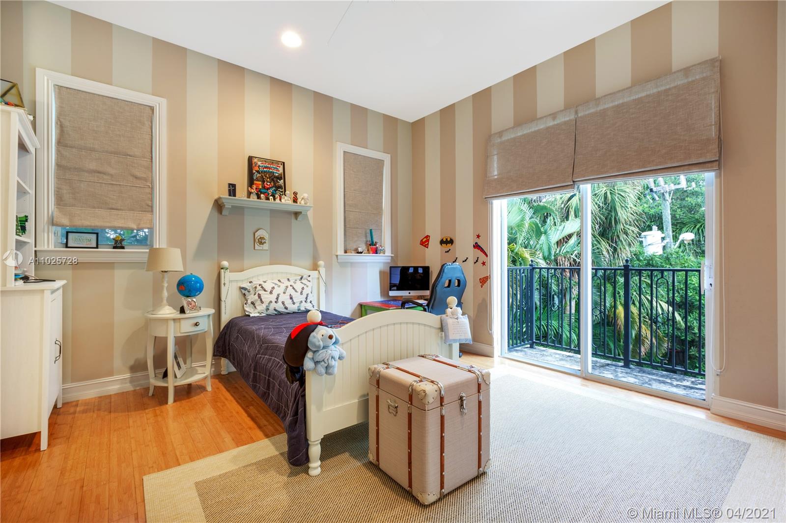 3541 E Glencoe St Miami, FL 33133