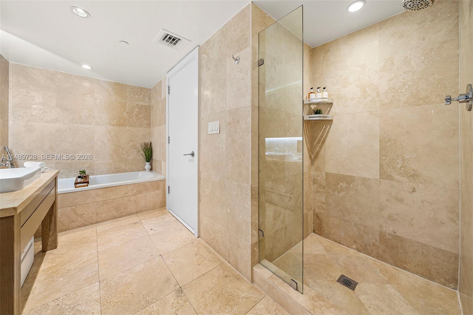 image 1 Hotel & Homes South Beach32