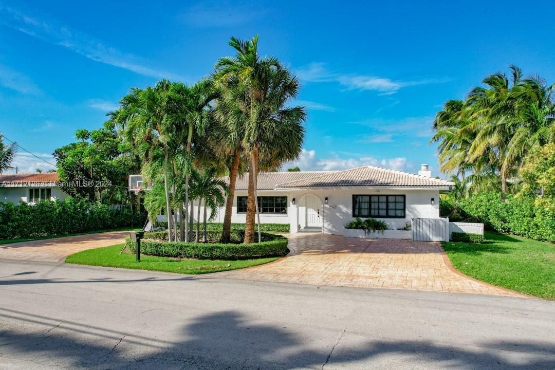 3351 NE 164th St North Miami Beach, FL 33160