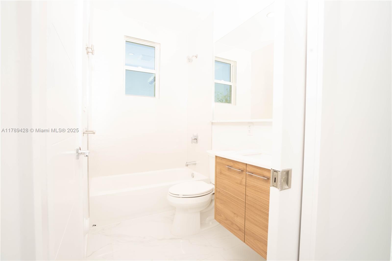 900 SW 24th Rd Miami, FL 33129