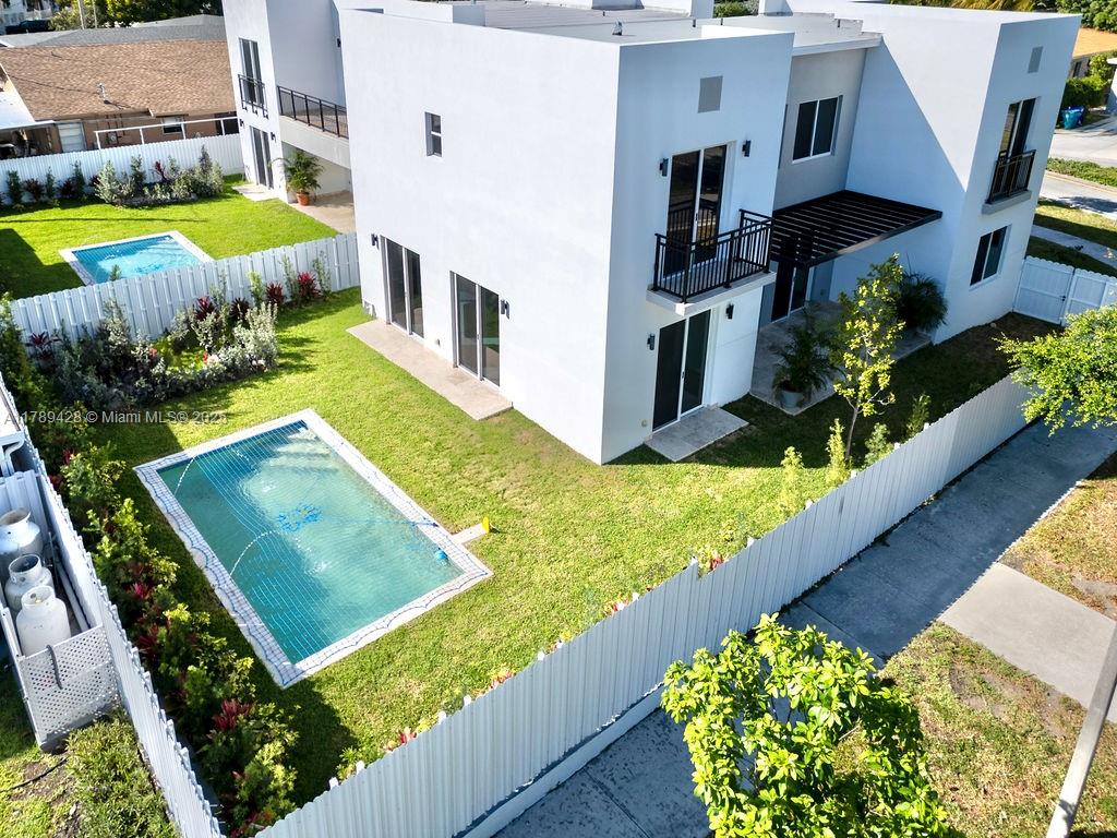 900 SW 24th Rd Miami, FL 33129