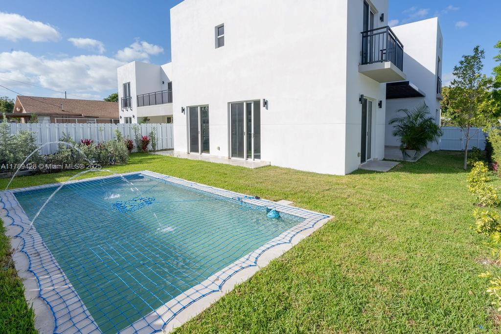 900 SW 24th Rd Miami, FL 33129