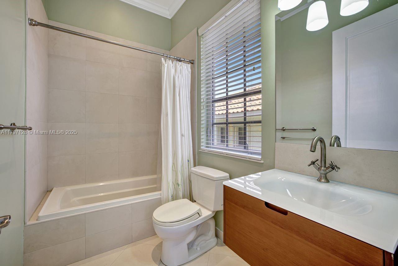 797 Ridgewood Rd Key Biscayne, FL 33149 797 Ridgewood Rd Key Biscayne, FL 33149