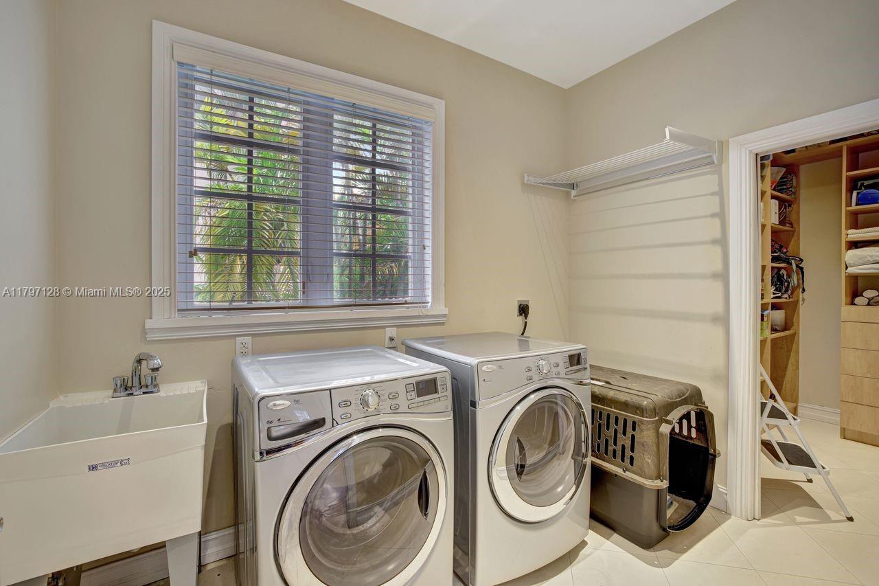 797 Ridgewood Rd Key Biscayne, FL 33149 797 Ridgewood Rd Key Biscayne, FL 33149