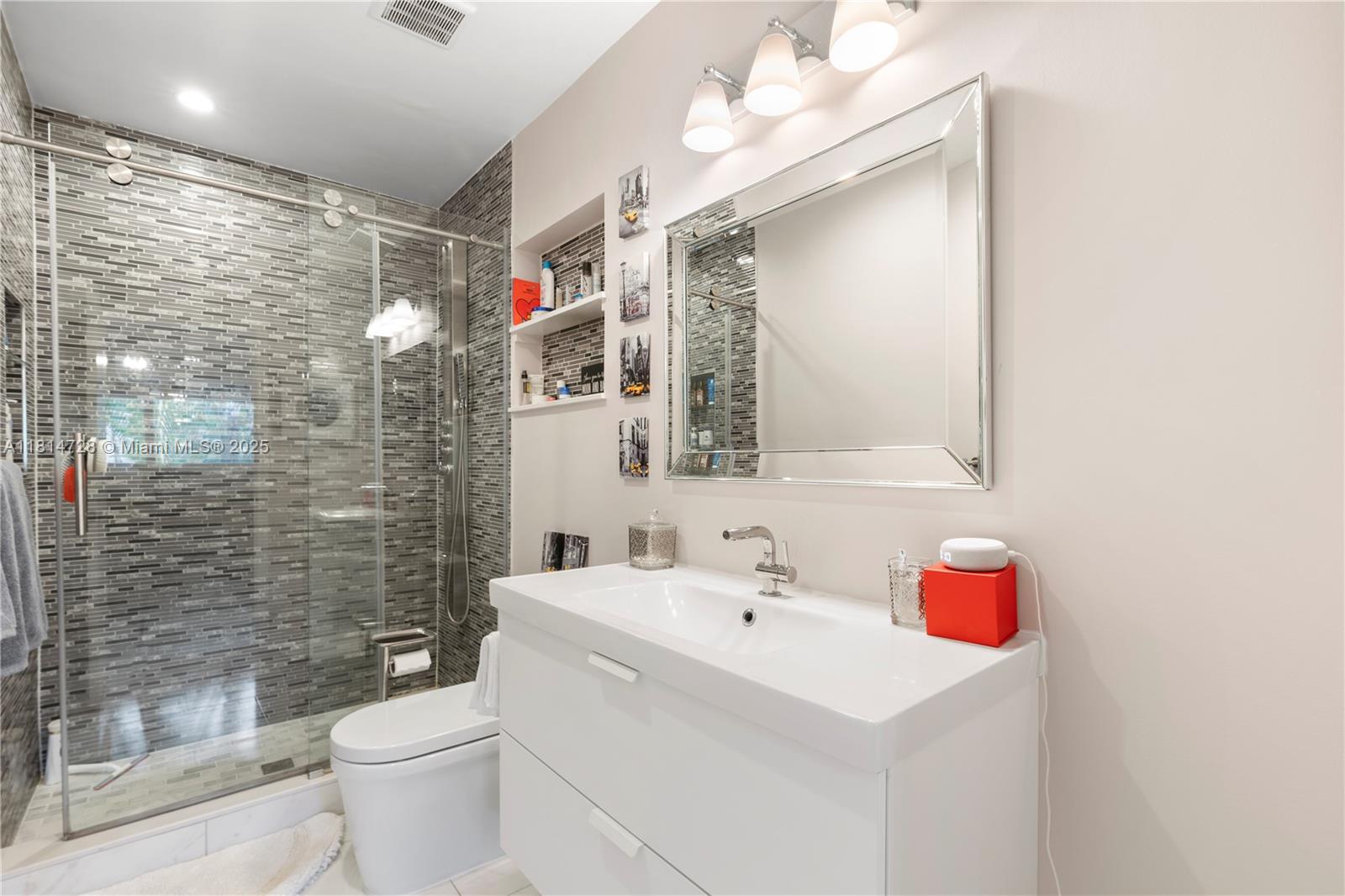 9470 SW 97th St Miami, FL 33176