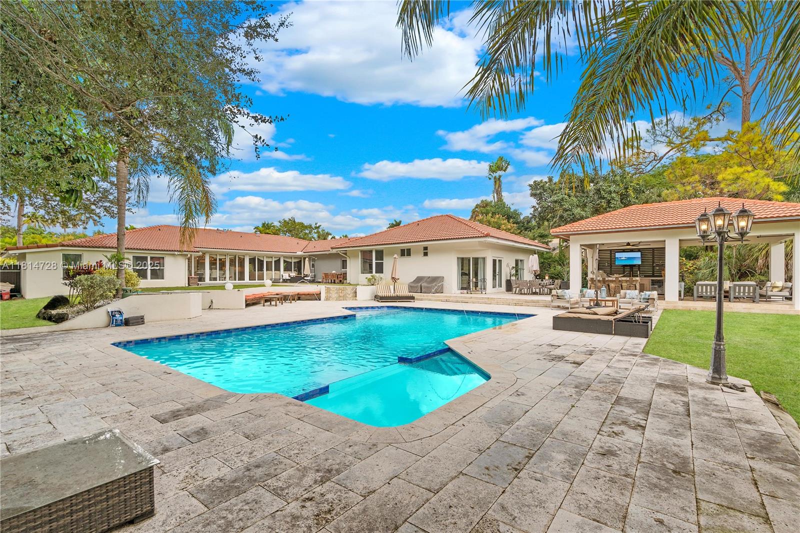 9470 SW 97th St Miami, FL 33176