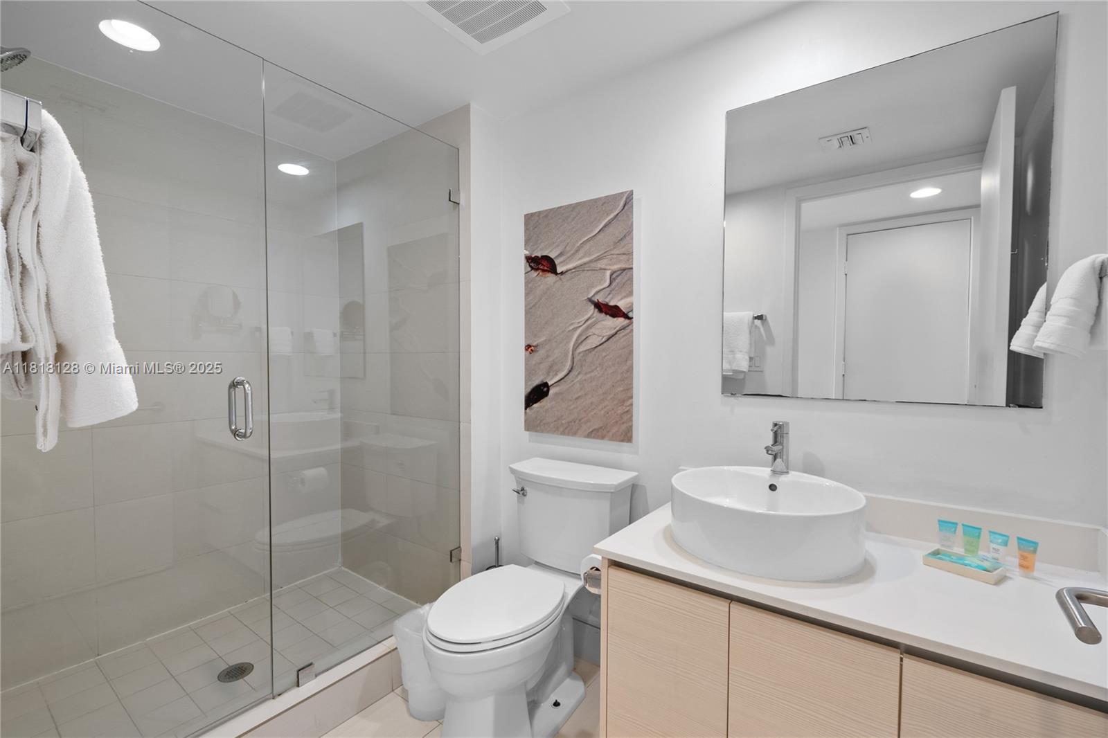 image Beachwalk Condominium10
