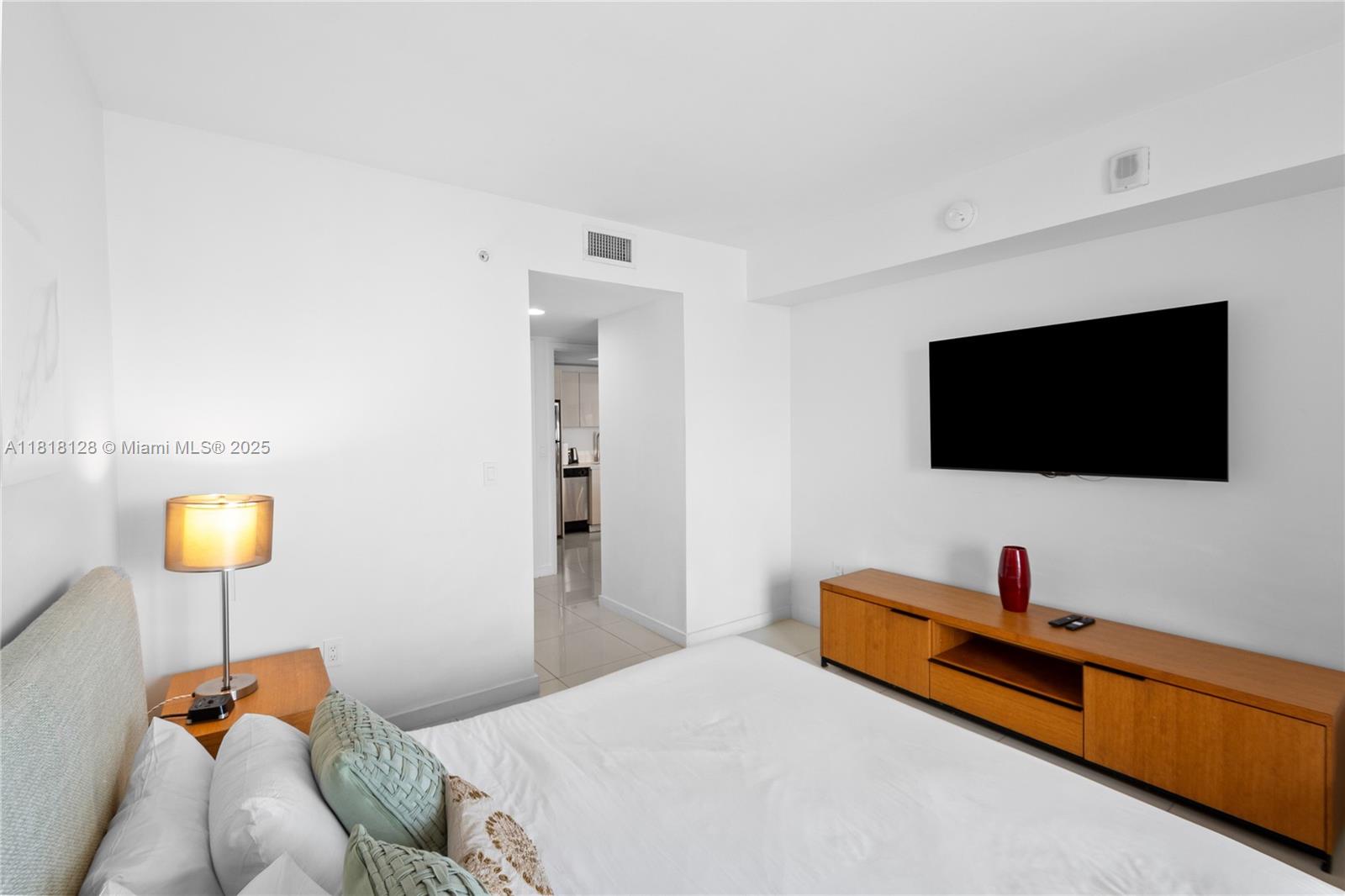 image Beachwalk Condominium14