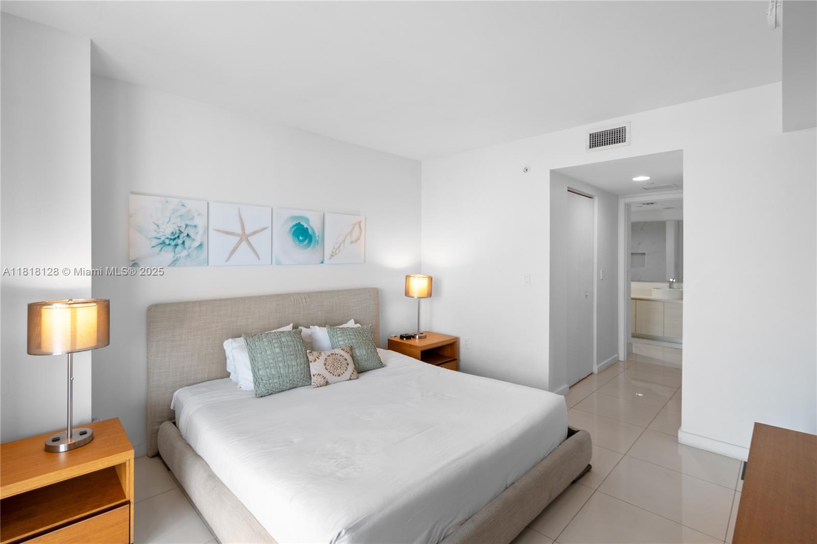 image Beachwalk Condominium15