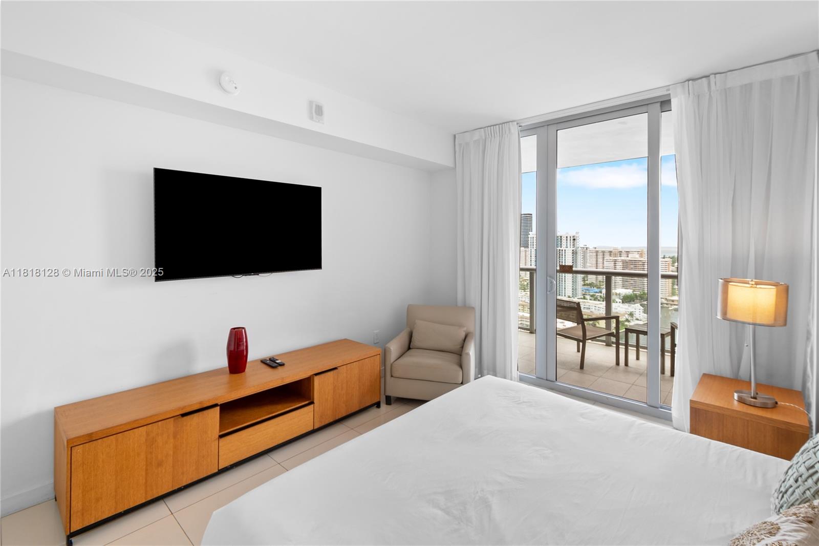image Beachwalk Condominium16