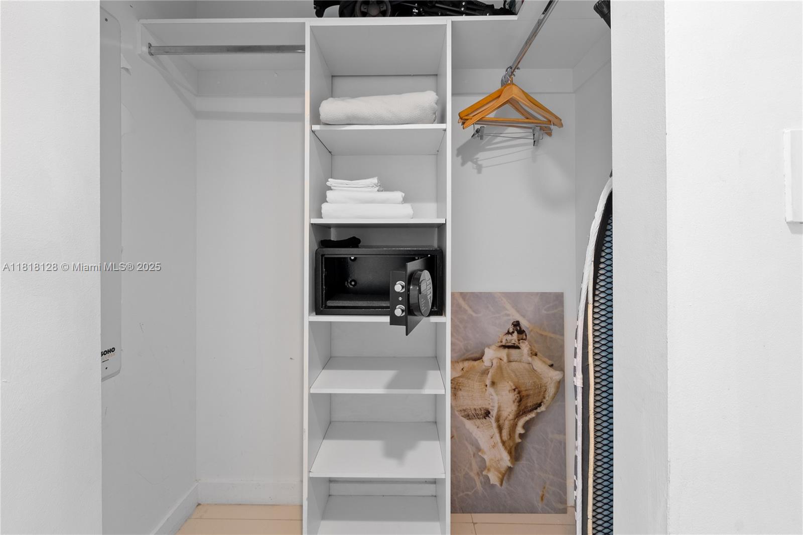 image Beachwalk Condominium19