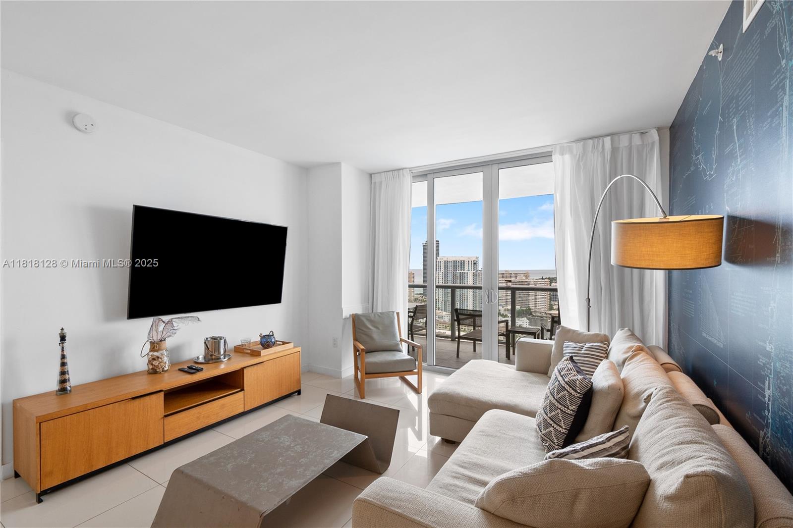 image Beachwalk Condominium4
