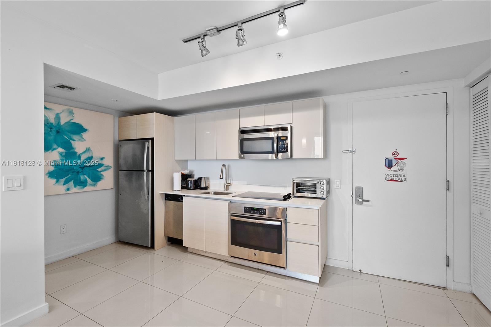 image Beachwalk Condominium5