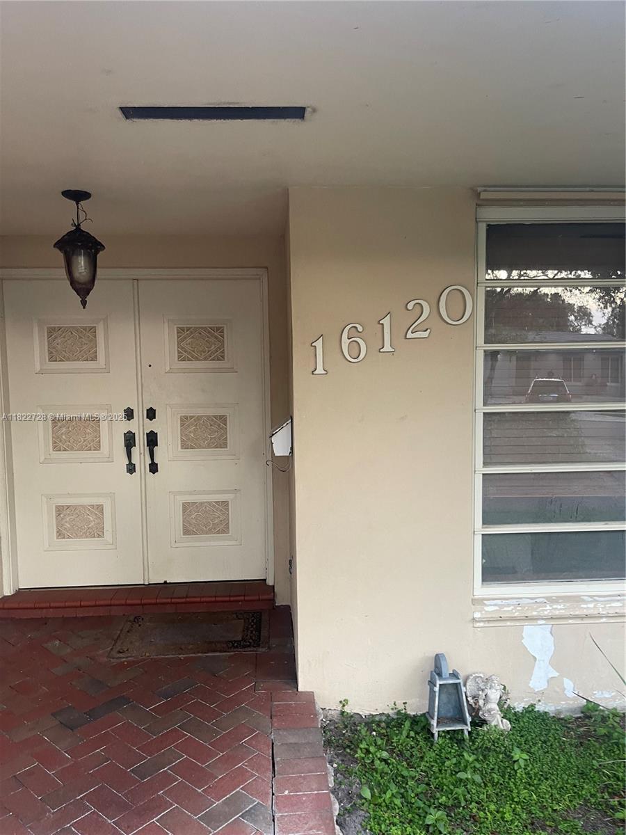 16120 E Troon Cir Miami Lakes, FL 33014