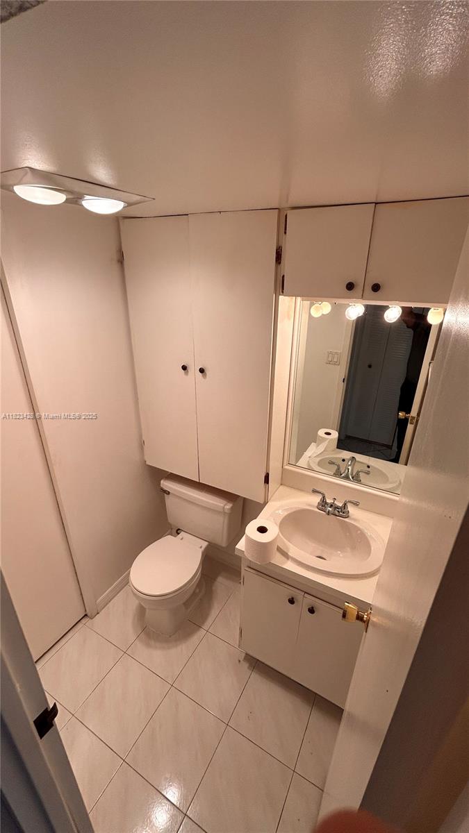 image Arlen House East Condo16