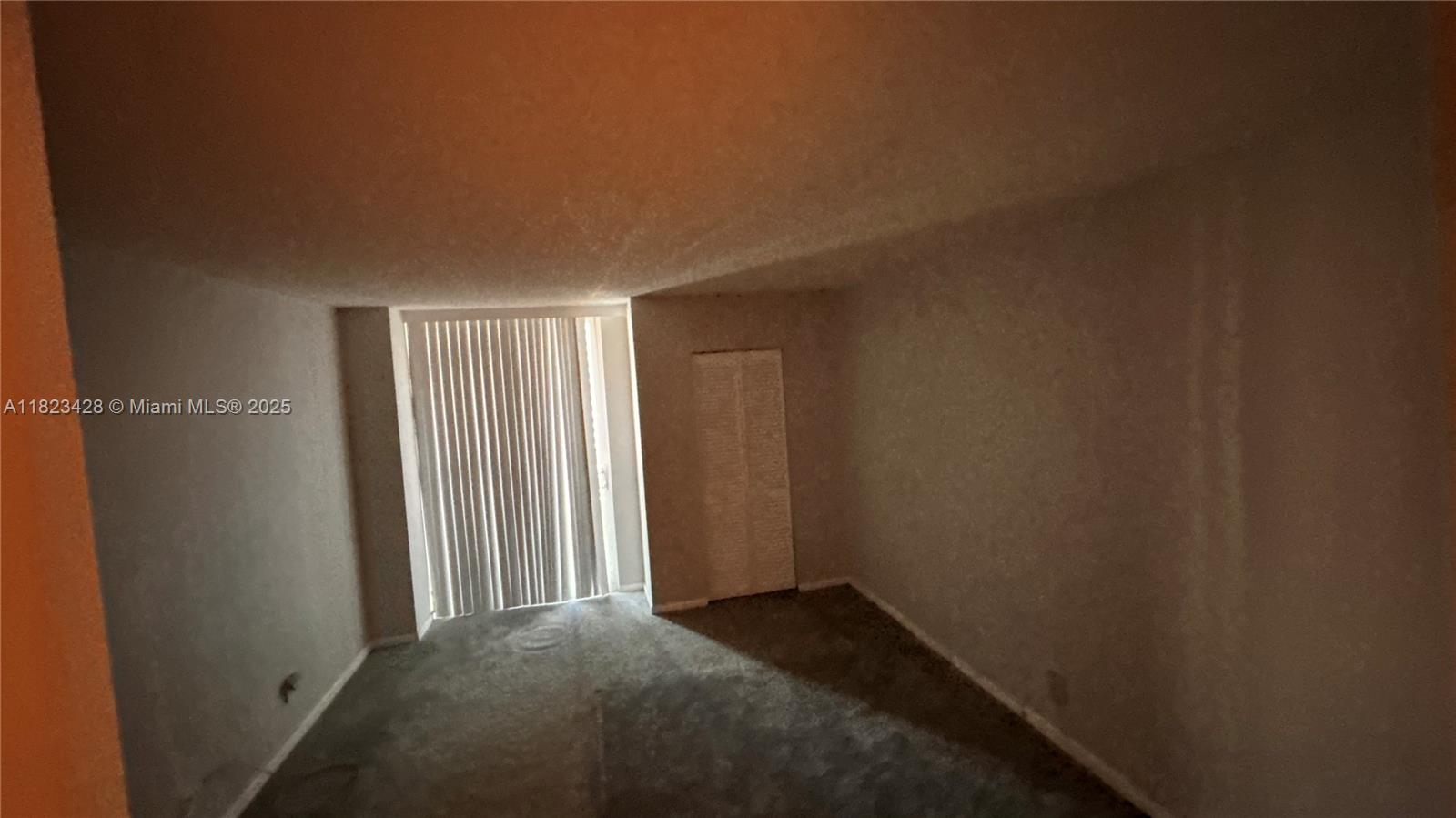 image Arlen House East Condo22