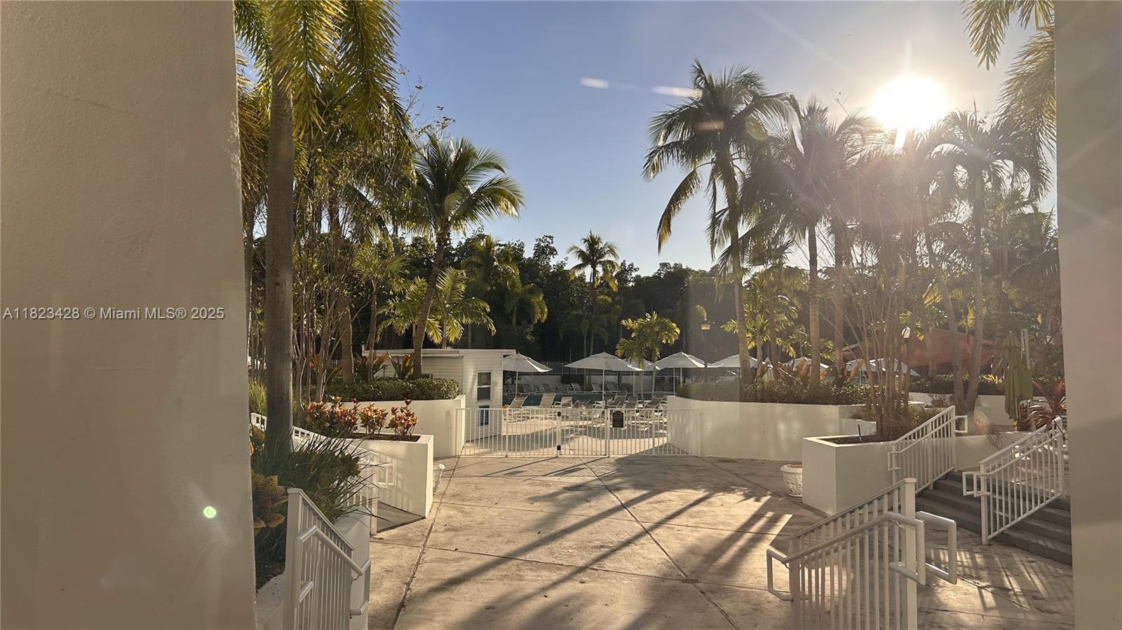 image Arlen House East Condo2