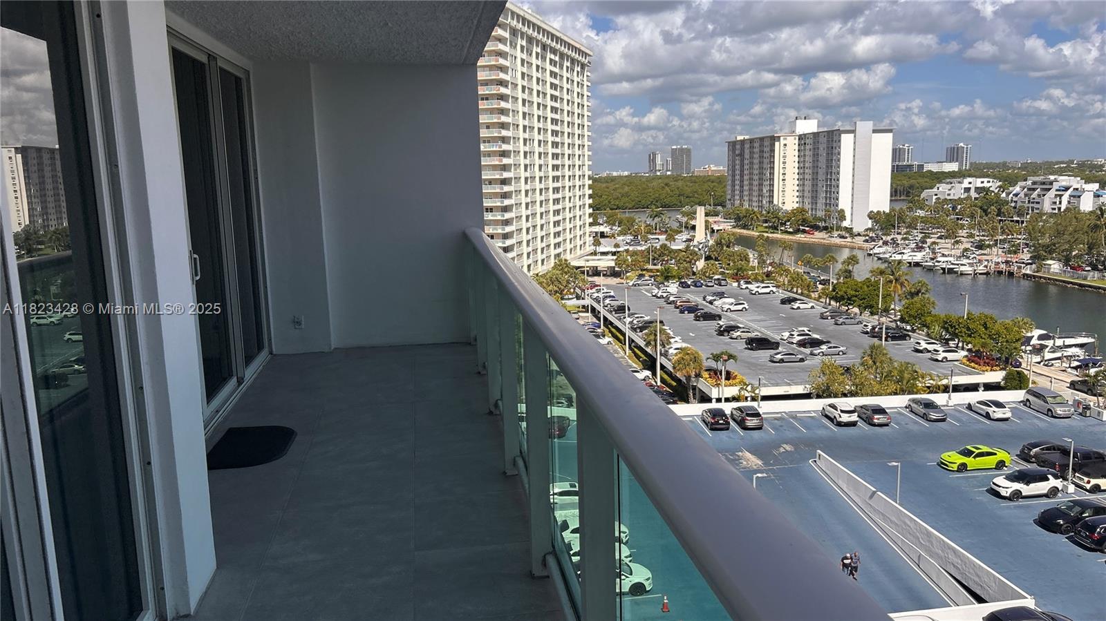 image Arlen House East Condo29