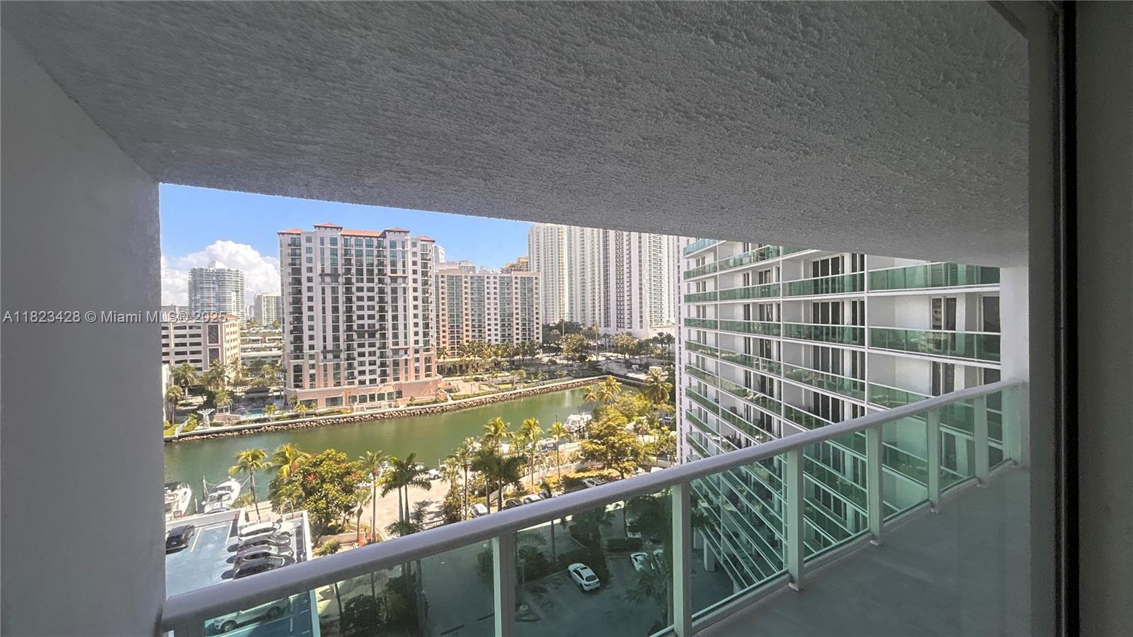 image Arlen House East Condo30