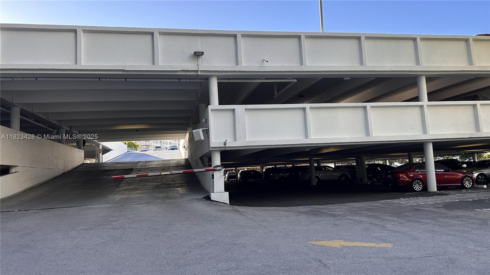 image Arlen House East Condo3