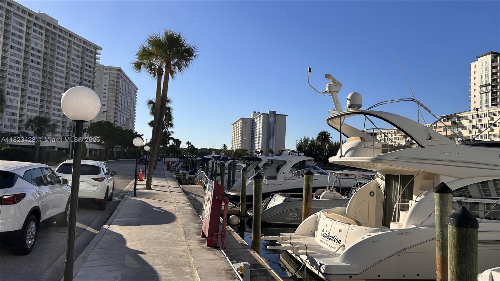 image Arlen House East Condo6