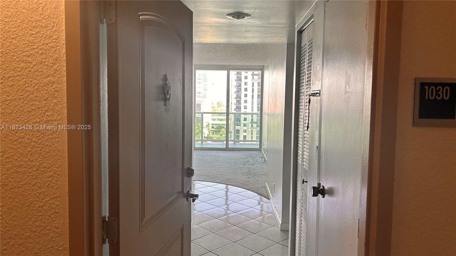 image Arlen House East Condo7