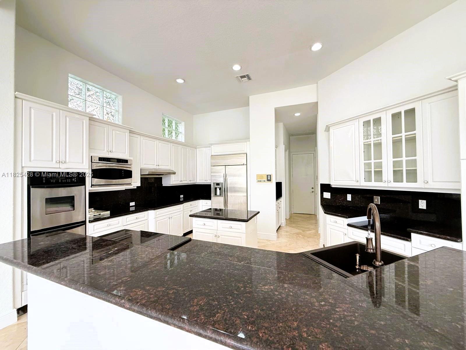 996 Sanibel Dr Hollywood, FL 33019 996 Sanibel Dr Hollywood, FL 33019