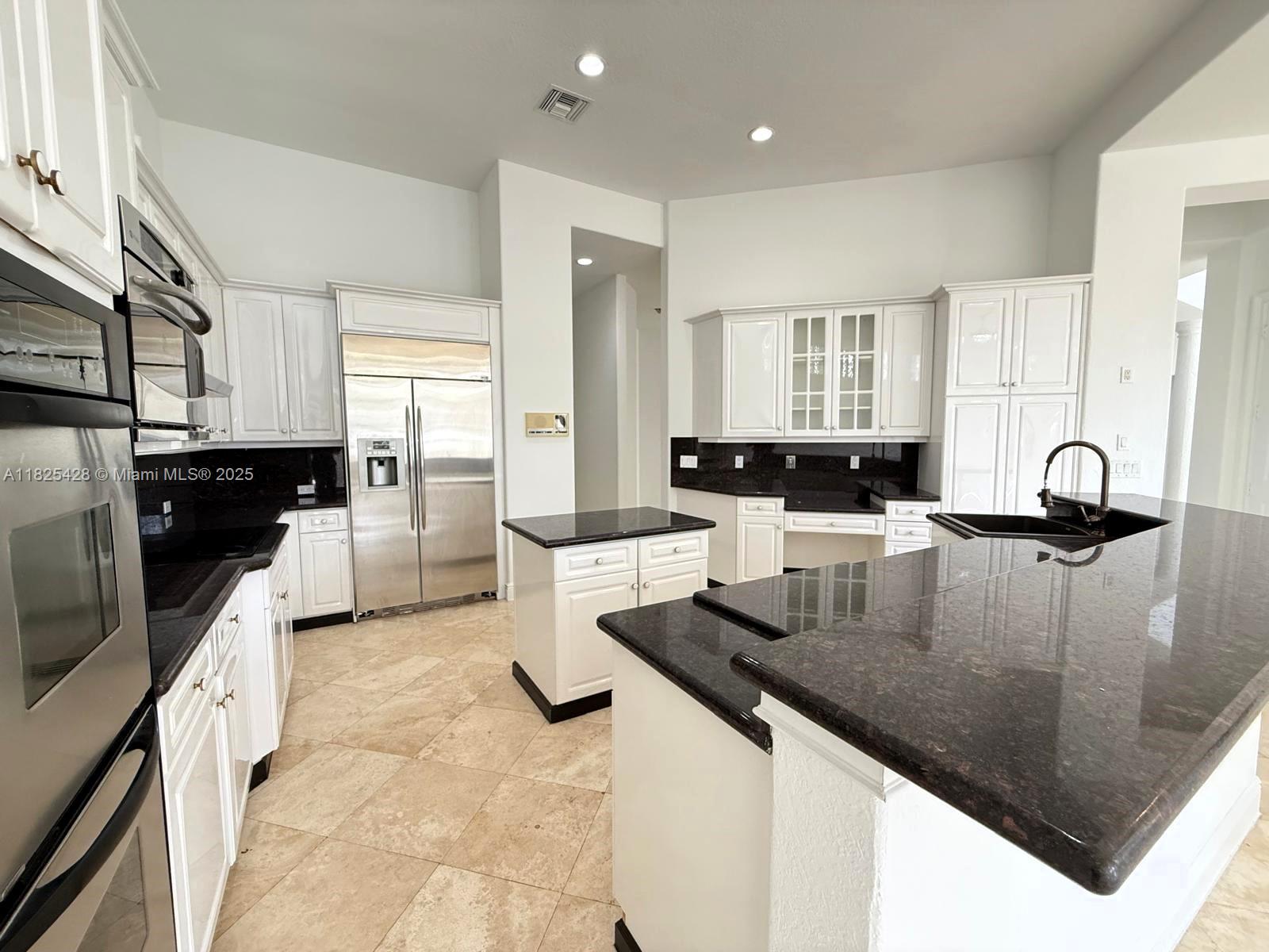 996 Sanibel Dr Hollywood, FL 33019 996 Sanibel Dr Hollywood, FL 33019