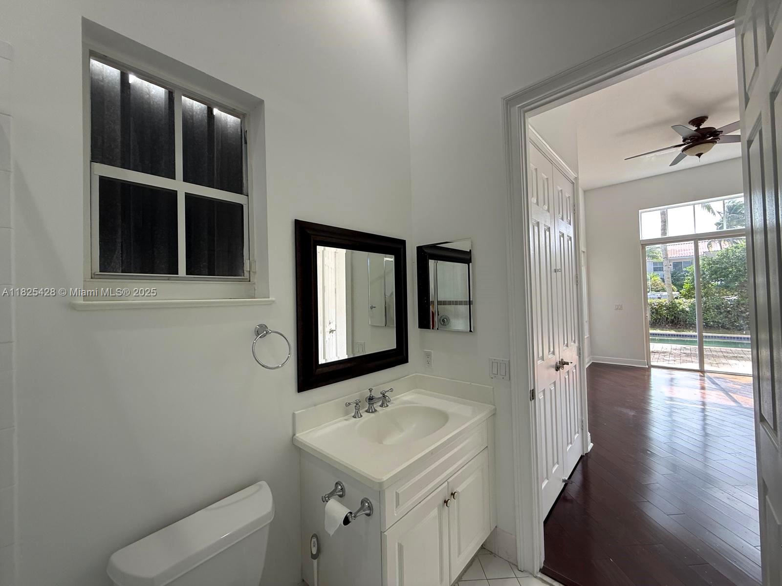 996 Sanibel Dr Hollywood, FL 33019 996 Sanibel Dr Hollywood, FL 33019