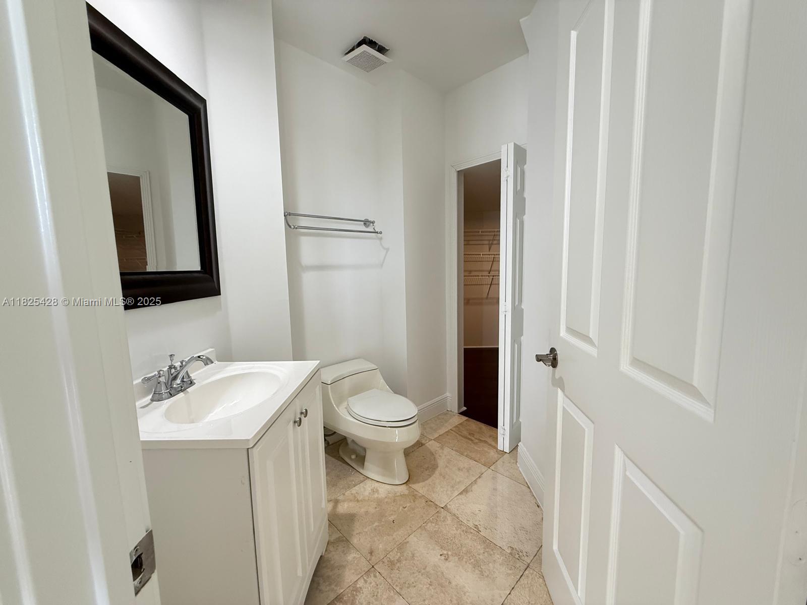 996 Sanibel Dr Hollywood, FL 33019 996 Sanibel Dr Hollywood, FL 33019