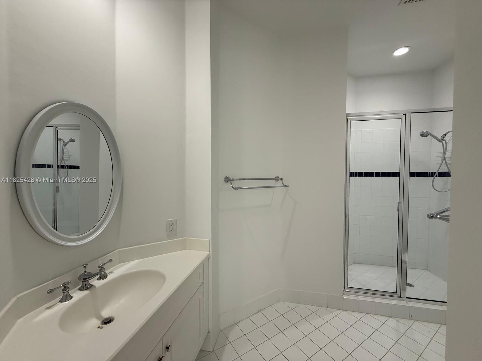 996 Sanibel Dr Hollywood, FL 33019 996 Sanibel Dr Hollywood, FL 33019