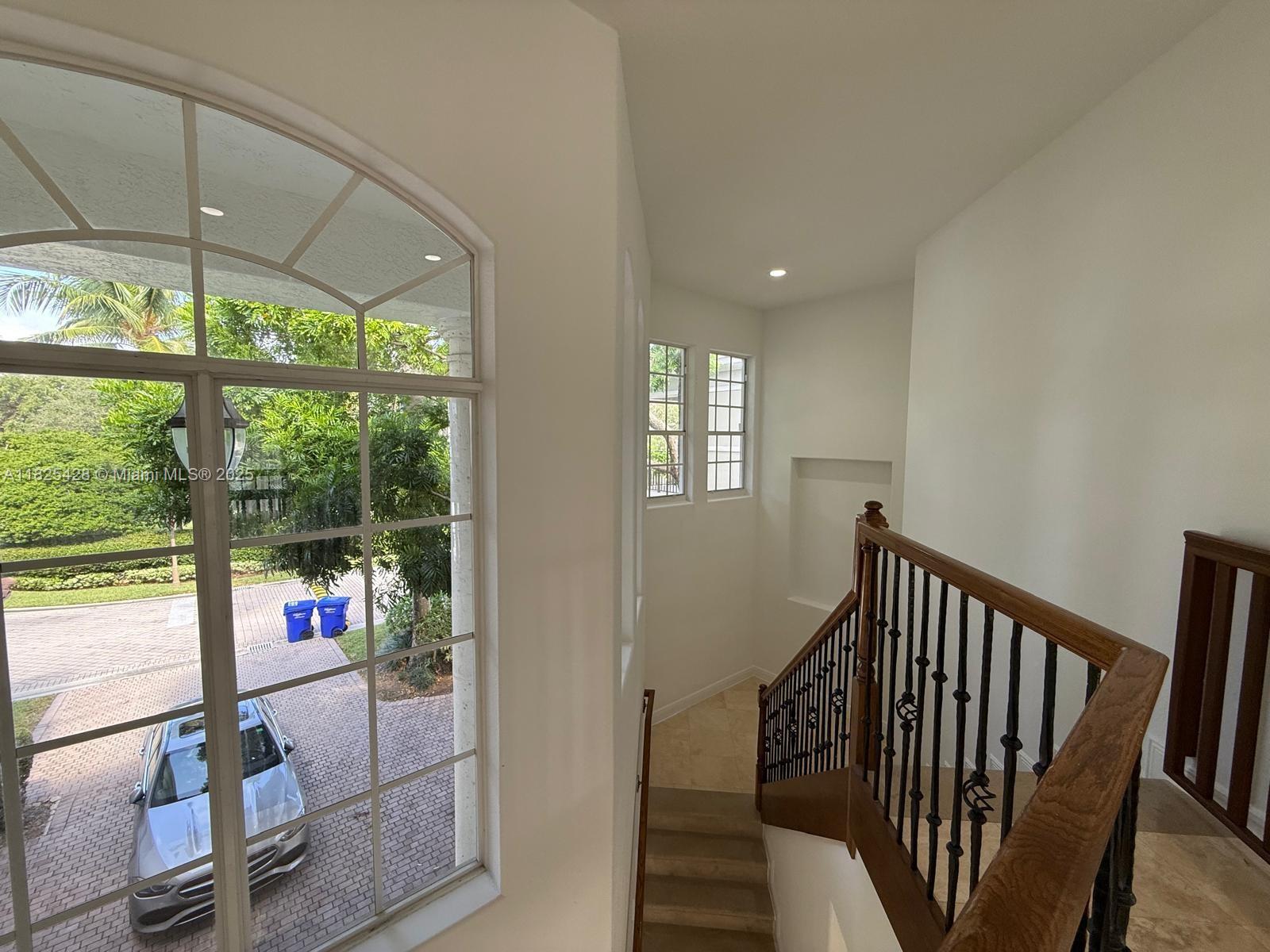 996 Sanibel Dr Hollywood, FL 33019 996 Sanibel Dr Hollywood, FL 33019