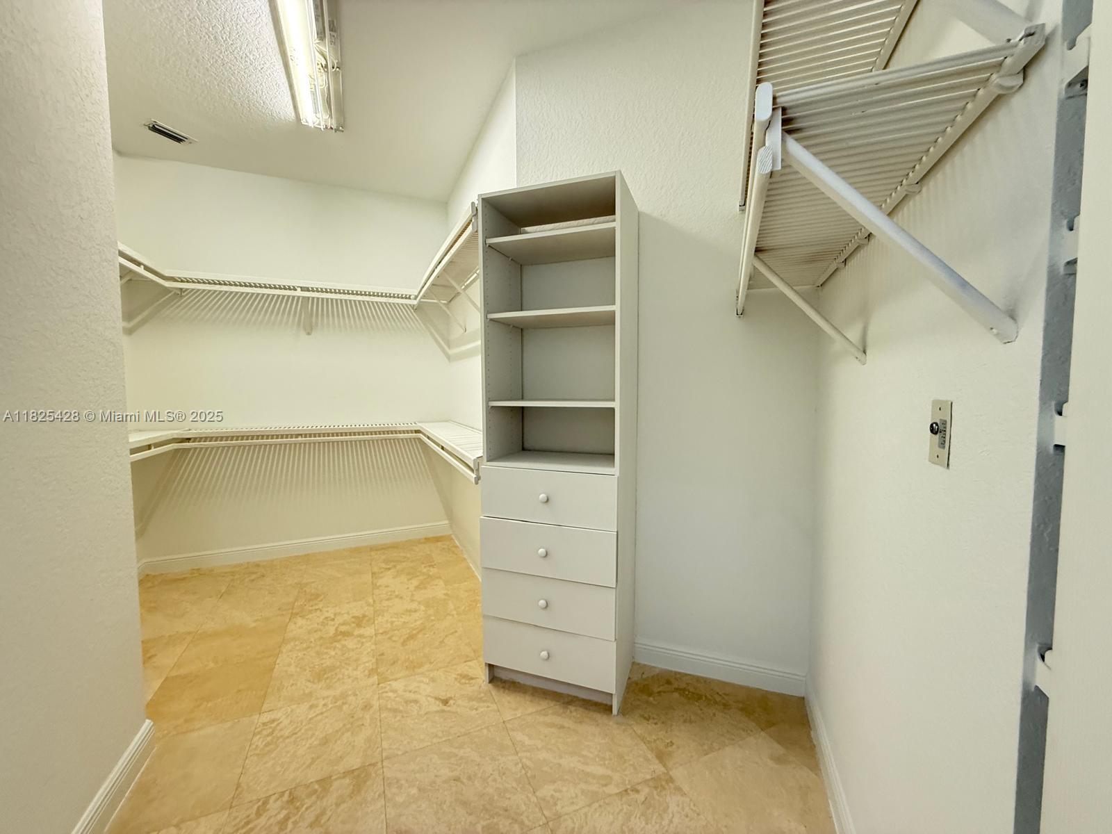 996 Sanibel Dr Hollywood, FL 33019 996 Sanibel Dr Hollywood, FL 33019