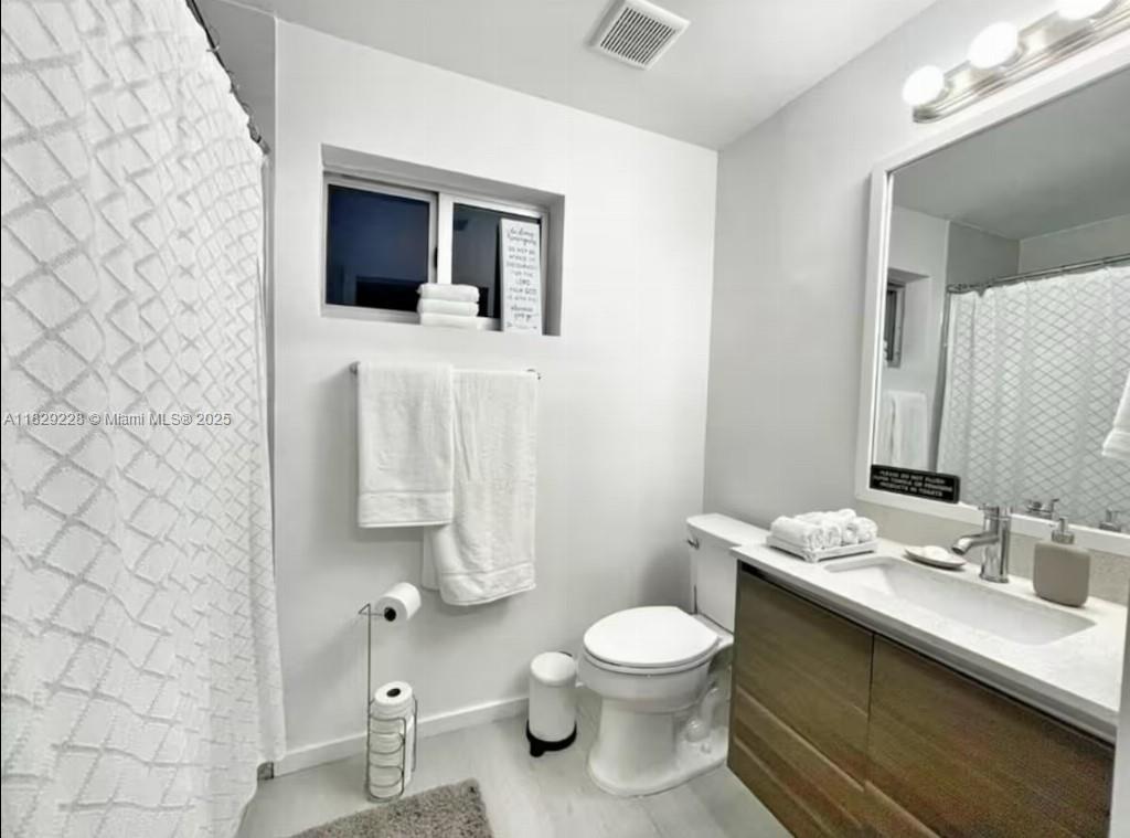 image Emilia Condo Unit 604 Aka11