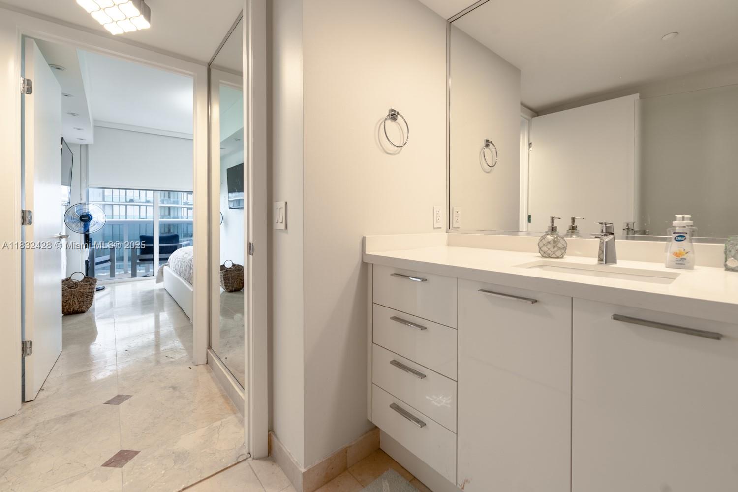 image Ocean Three Condo37