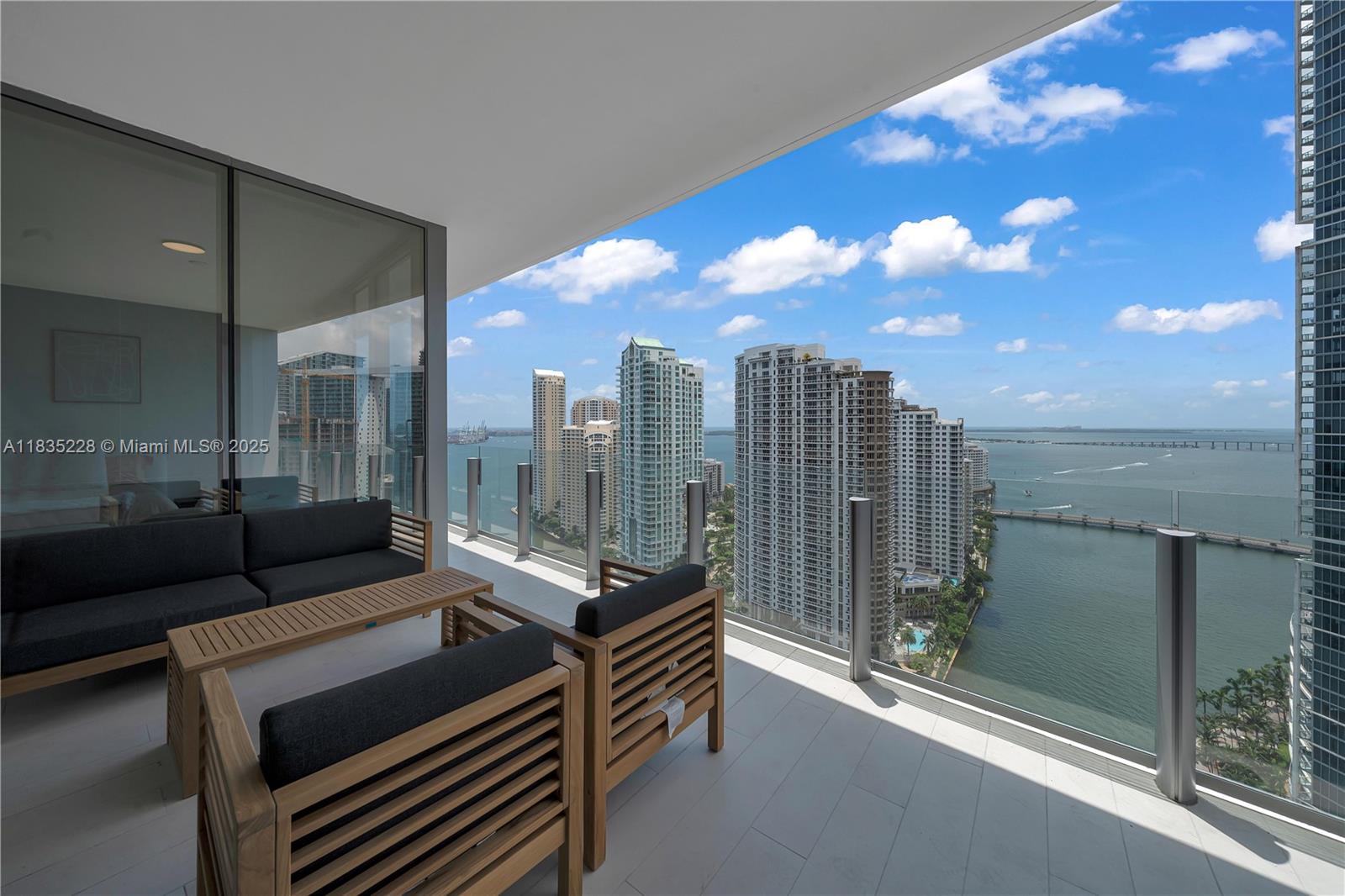 image Aston Martin Residences10