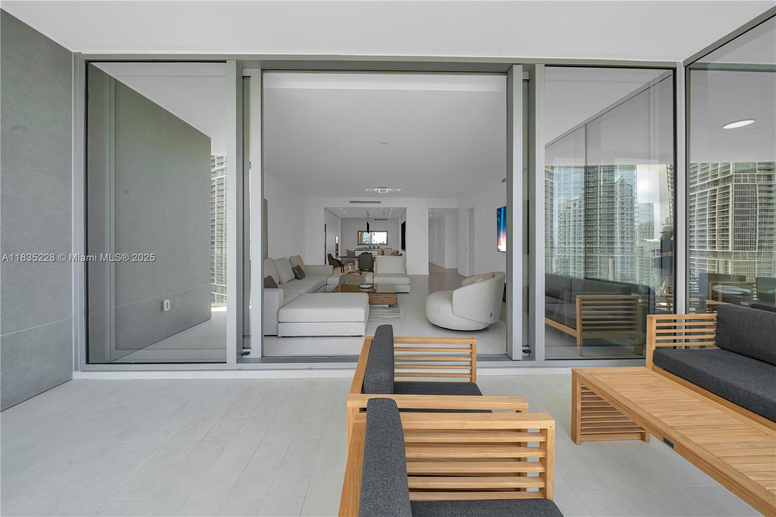 image Aston Martin Residences11