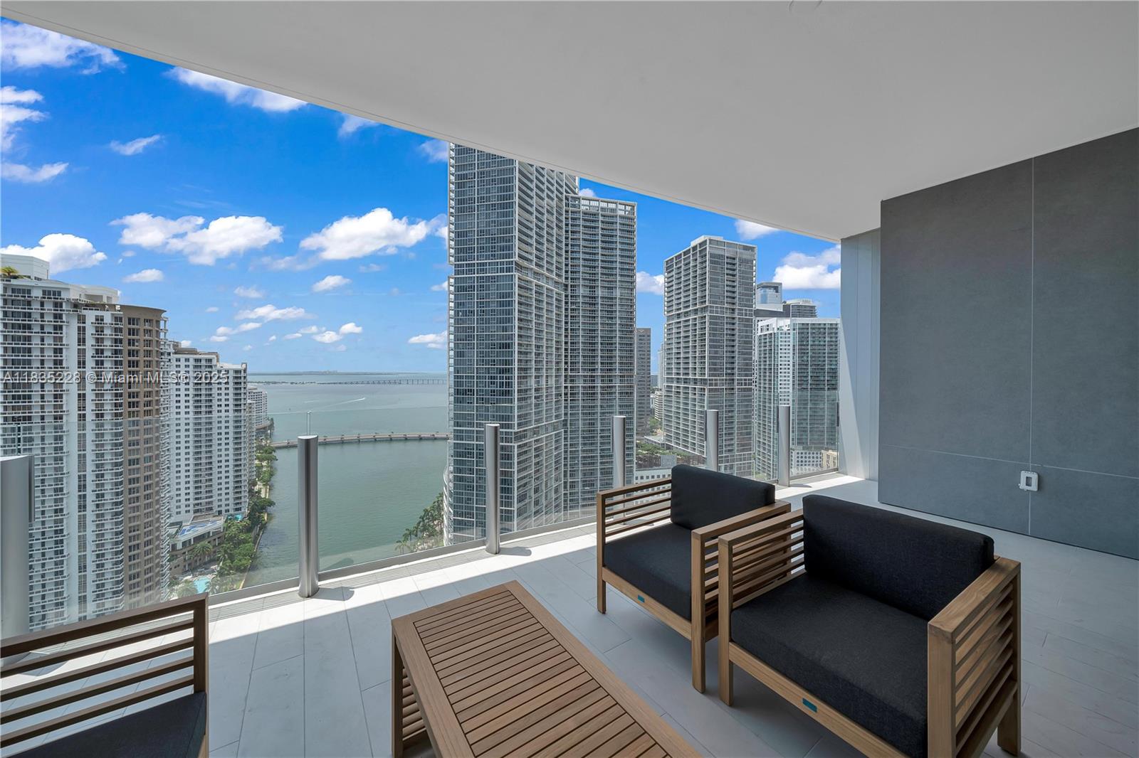 image Aston Martin Residences12